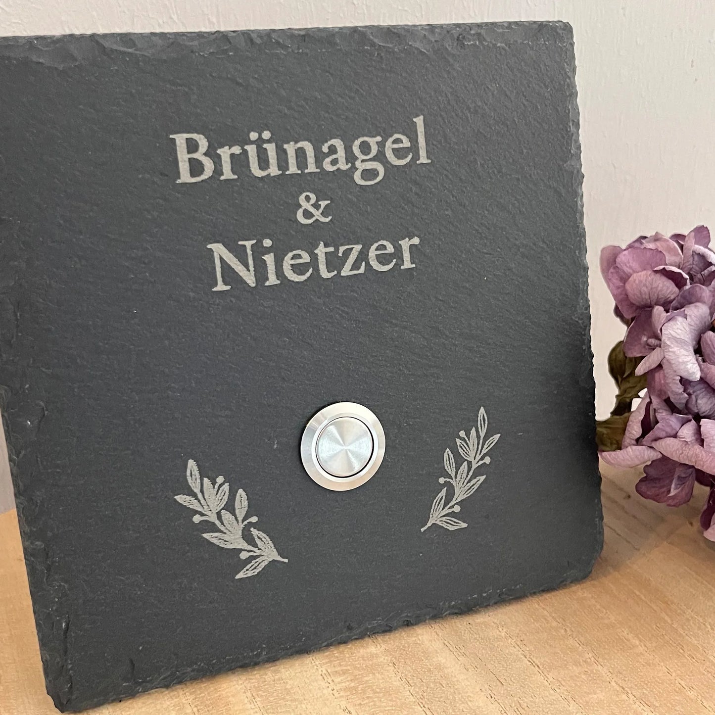 Personalisiertes Klingelschild aus Schiefer - Motiv POTTHAST - Jeske Design