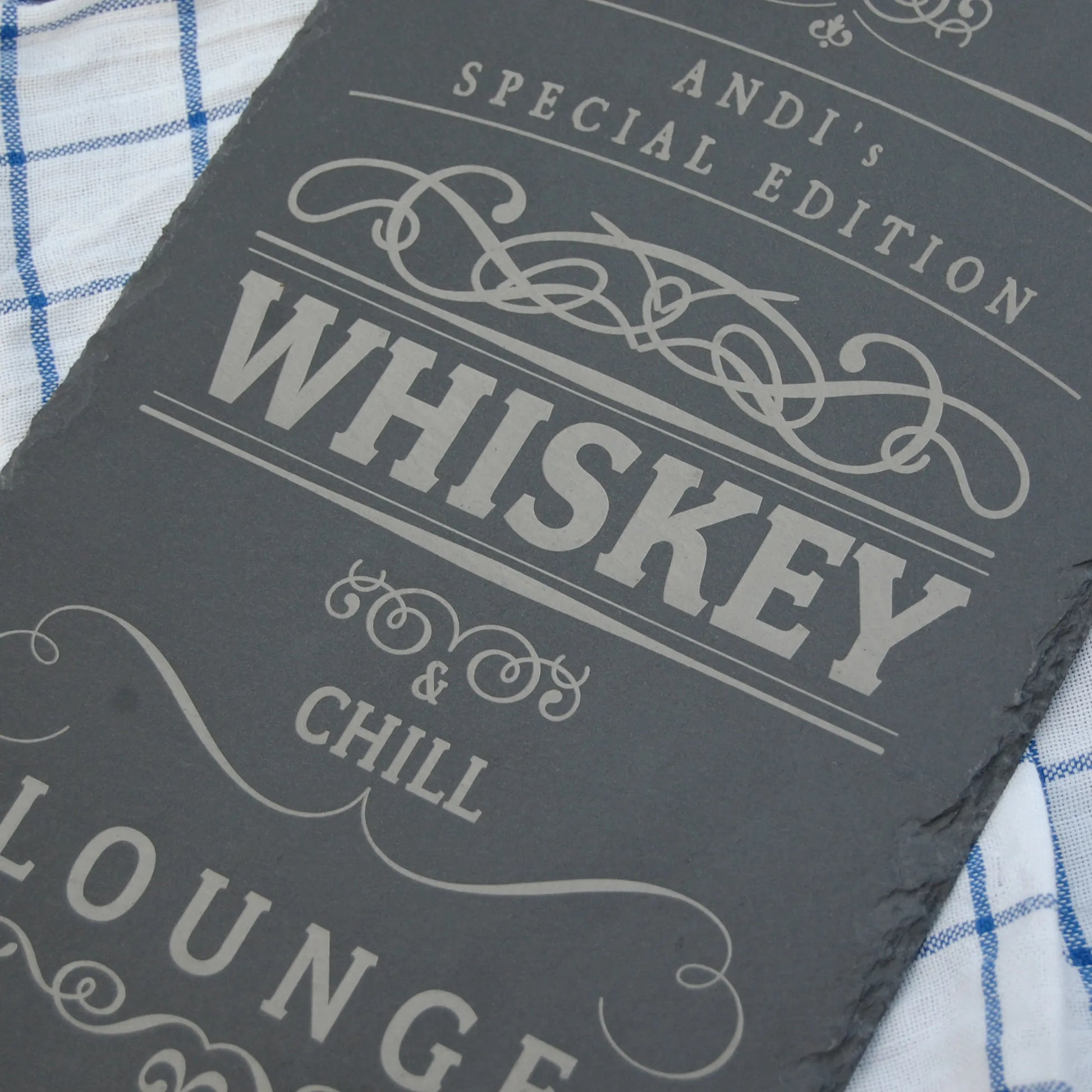 WHISKEY - personalisiertes Schieferschild für die Bar - Jeske Design