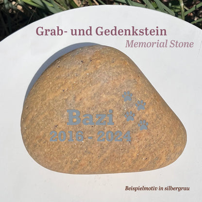 Tiergrabstein für Hund & Katze aus Naturstein Findling Stein Nr A-6 mit silbergrauer Gravur - Jeske Design