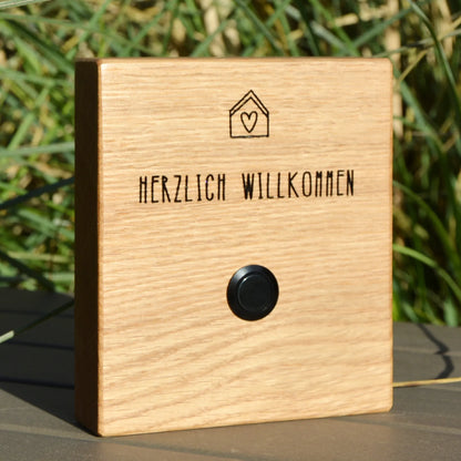 Holz Klingelschild aus Eiche - Motiv HERZ UND HAUS - Jeske Design