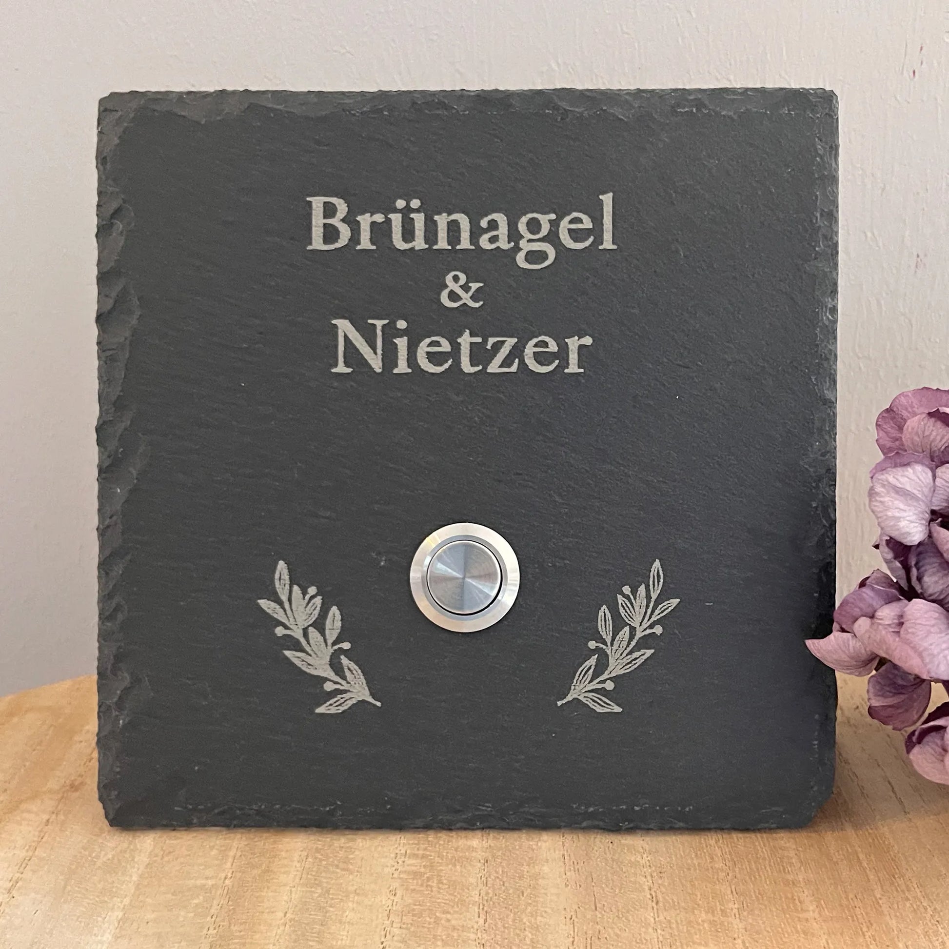 Personalisiertes Klingelschild aus Schiefer - Motiv POTTHAST - Jeske Design