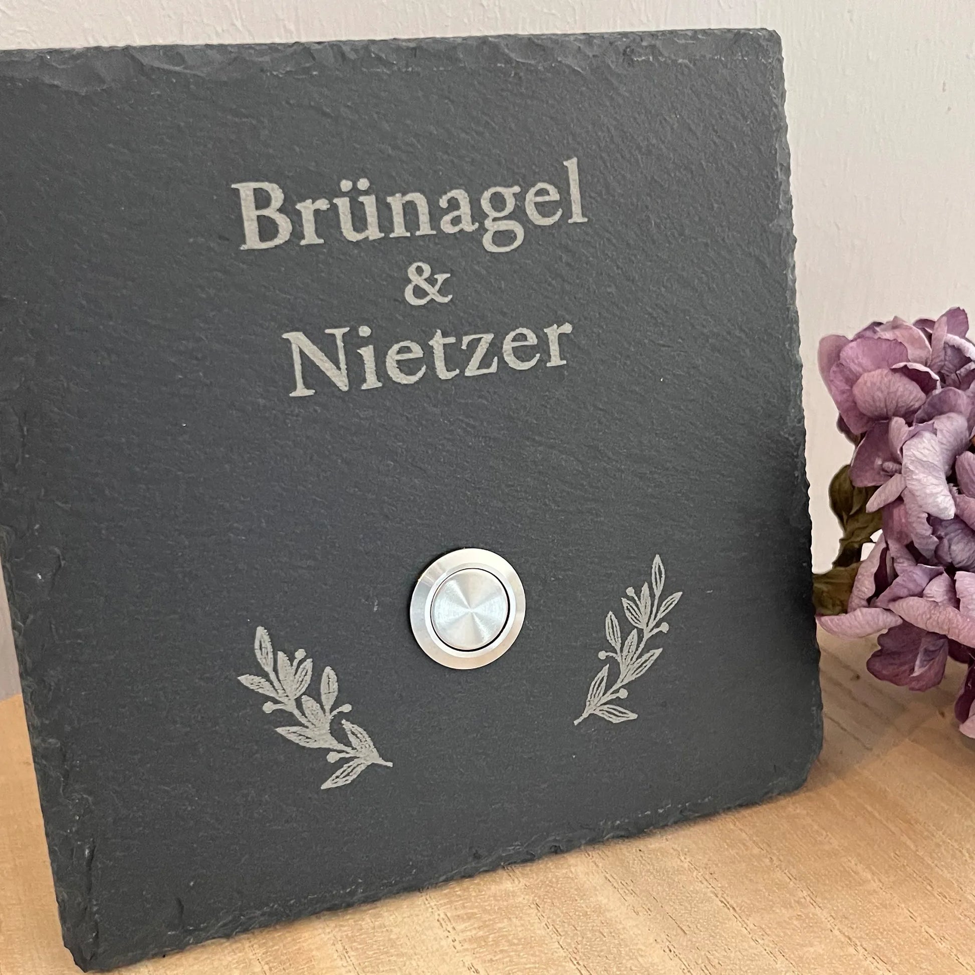 Personalisiertes Klingelschild aus Schiefer - Motiv POTTHAST - Jeske Design