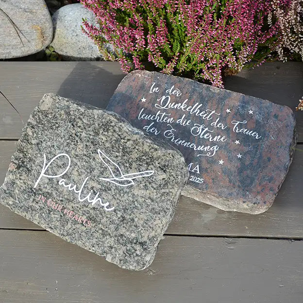 Glatter Gedenkstein aus Granit mit Gravurmotiv MÖWE & Namen
