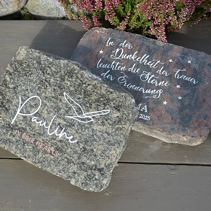 Glatter Gedenkstein aus Granit mit Gravurmotiv MÖWE & Namen