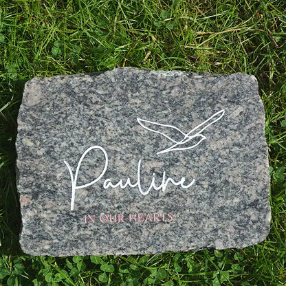 Glatter Gedenkstein aus Granit mit Gravurmotiv MÖWE & Namen